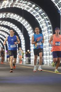 BIB: 41329, 43182, 43177
                            <button type="button" onclick="openModal(20204882)" class="btn btn-primary btn-sm float-right btn-popup" data-toggle="modal" data-target=".modal-high-quality">
                        <i class="fas fa-shopping-cart"></i> Add to Cart
                    </button>
                                            <button type="button" onclick="isThisMe(20204882, true)" class="btn btn-success btn-sm float-right btn-popup btn-isme hidden" data-toggle="tooltip" data-placement="bottom" title="นี่คือรูปของคุณใช่ไหม คลิกที่นี่เพื่อเอาเข้าอัลบั้ม">
                        <i class="fas fa-plus"></i> Add to album
                    </button>
                    <button type="button" onclick="isThisMe(20204882, false)" class="btn btn-warning btn-sm float-right btn-popup btn-isnotme hidden">
                        <i class="fas fa-ban"></i> Remove from album
                    </button>